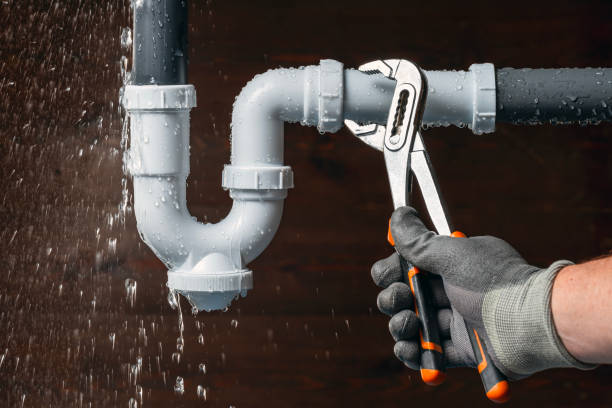 Professional Emergency Plumber technician working in Chalfont, PA